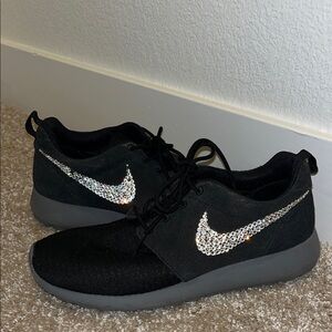 black nike shoes with glitter swoosh